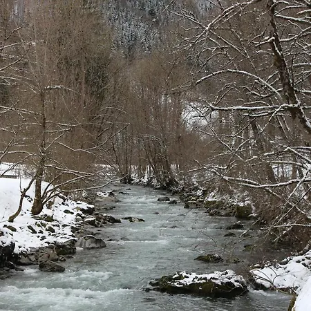 Chalet 8 Personnes + Grand Terrain Et Riviere Entremont
