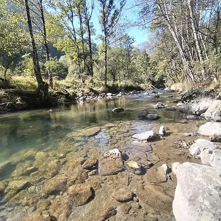 Chalet 8 Personnes + Grand Terrain Et Riviere Entremont