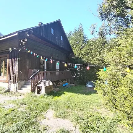 8 Personnes + Grand Terrain Et Riviere Entremont