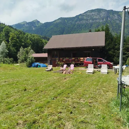 8 Personnes + Grand Terrain Et Riviere * Entremont