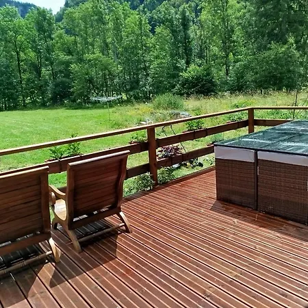 8 Personnes + Grand Terrain Et Riviere Chalet *